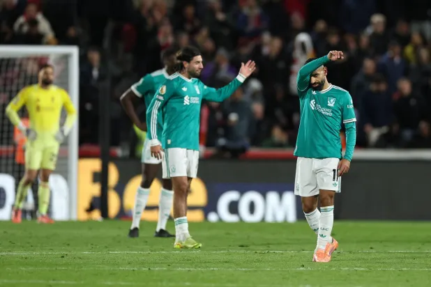 ليفربول بطل الدوري الموسم الماضي تحوَّل إلى فريق يعاني خلال فترة قصيرة جداً (رويترز)