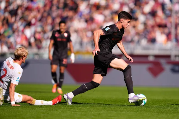 تورينو بدا في طريقه لهزيمة أولى على أرضه أمام جنوى منذ 2009 (أ.ب)