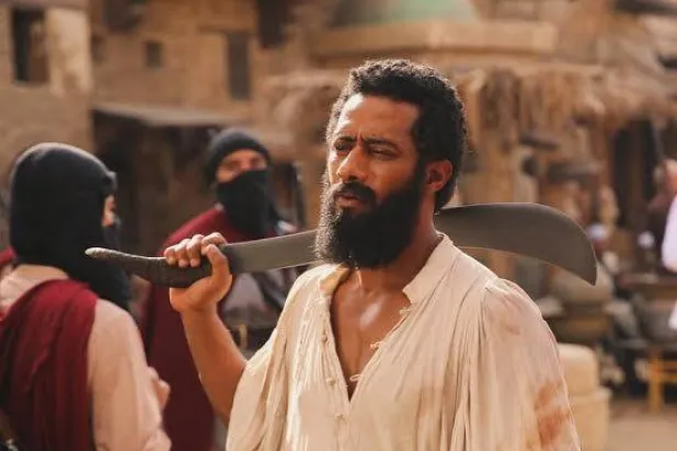 محمد رمضان بأحد مشاهد فيلم «أسد» (حسابه على إنستغرام)