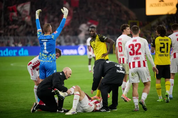 تيمو هوبرز مدافع كولن تعرض لإصابة خطيرة ضد دورتموند (أ.ب)