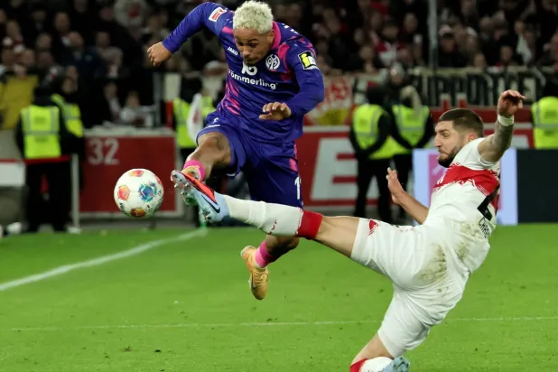 شتوتغارت هزم ماينز بثنائية في «البوندسليغا» (إ.ب.أ)