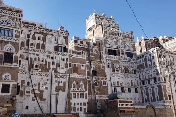 بعض المنازل في صنعاء القديمة بعد ترميمها (هيئة المدن التاريخية اليمنية)