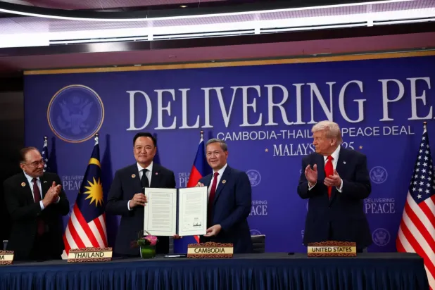 Trump'ın da katıldığı, 26 Ekim'de Kuala Lumpur'da Kamboçya ile Tayland arasında imzalanan barış anlaşmasından (Reuters)