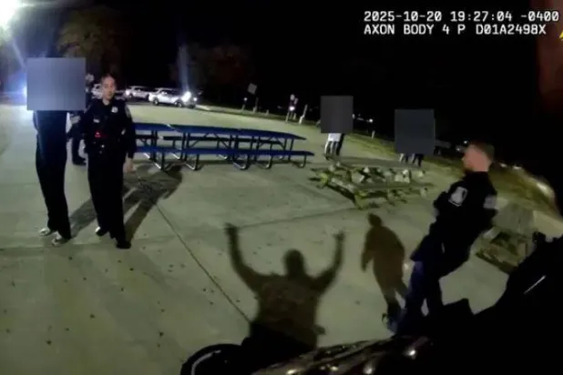 عدد من الضباط في المدرسة (شرطة مقاطعة بالتيمور)