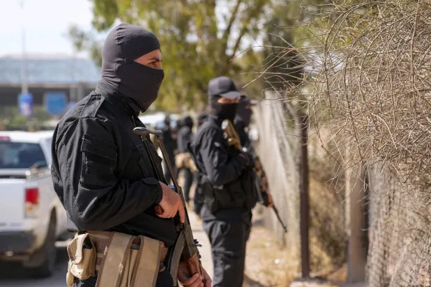 عناصر من قوات الأمن السورية (أ.ف.ب)