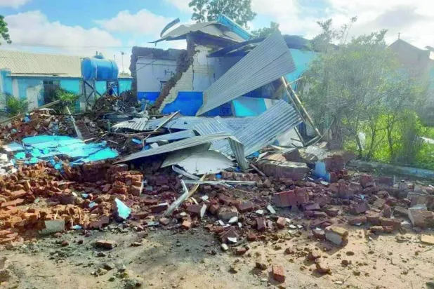 آثار قصف سابق على مدينة الفاشر (مواقع التواصل)