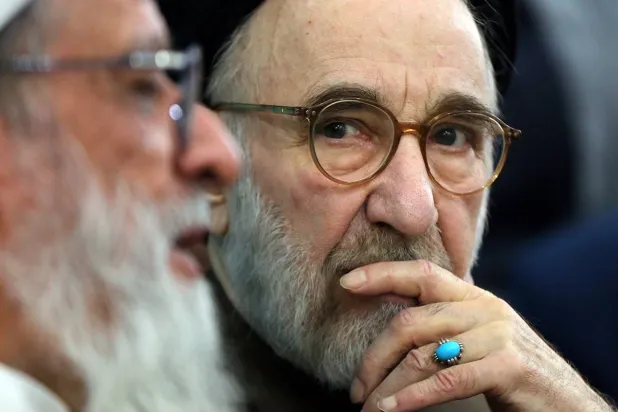 خاتمي ينتقد «السعي وراء الأوهام»: الشعارات لا تعمّر أوطاناً