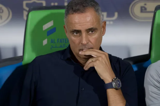 البرتغالي جوزيه غوميز مدرب فريق الفتح (تصوير: نايف العتيبي)
