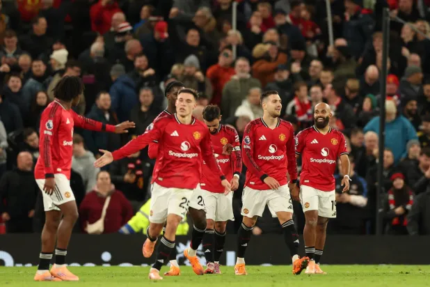 مانشستر يونايتد يحقق الانتصارات المتتالية في البريمرليغ (إ.ب.أ)