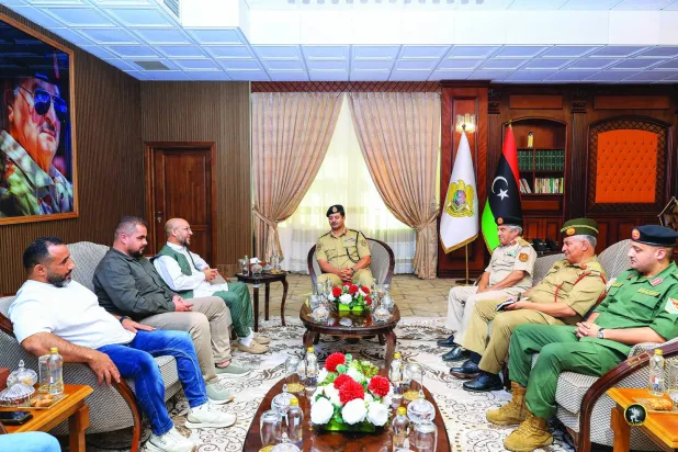 
اجتماع نجل حفتر في سرت مع قيادات «كتائب مصراتة» (الجيش الوطني الليبي)