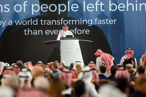 ياسر الرميان خلال كلمته الإفتتاحية في مؤتمر مبادرة مستقبل الاستثمار (الشرق الأوسط)