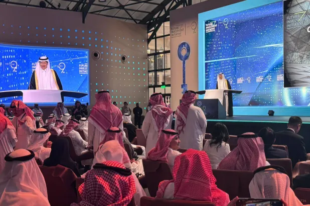 الأمير عبد العزيز بن سلمان يتحدث للحضور في مبادرة مستقبل الاستثمار (الشرق الأوسط)