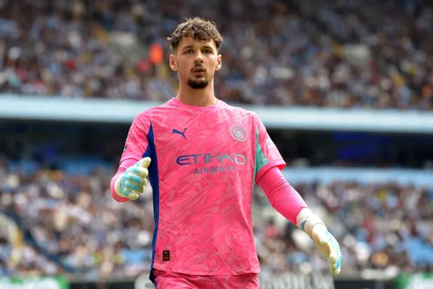 حارس مرمى مان سيتي الشاب جيمس ترافورد (رويترز) 