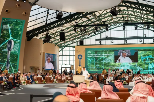 الناصر يتحدث في إحدى جلسات مؤتمر «مبادرة مستقبل الاستثمار» (الشرق الأوسط)