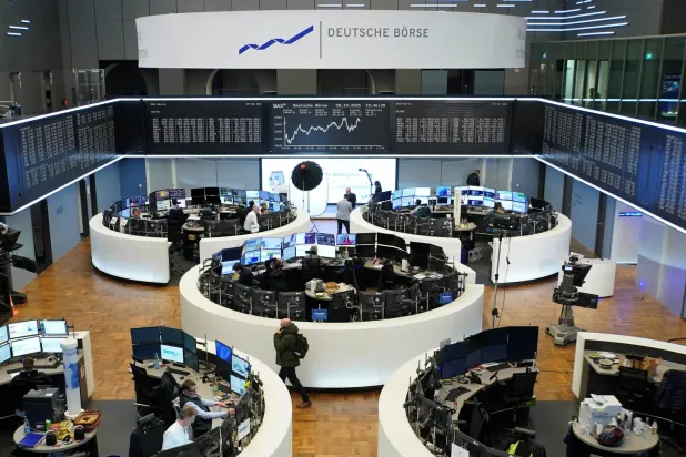 رسم بياني لمؤشر الأسهم الألماني «داكس» في بورصة فرنكفورت (رويترز)