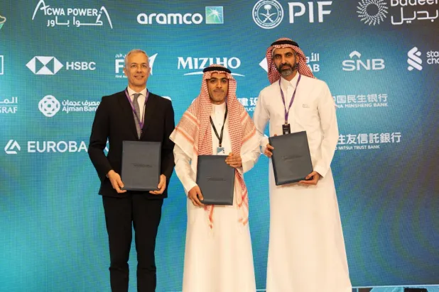 جانب من توقيع الاتفاقية على هامش مؤتمر «مبادرة مستقبل الاستثمار»... (الشرق الأوسط)