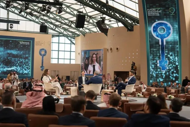 إحدى الجلسات الحوارية في فعاليات اليوم الثاني لمبادرة مستقبل الاستثمار (الشرق الأوسط)