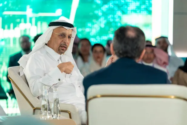 الوزير الفالح متحدثاً خلال الجلسة الحوارية في مبادرة مستقبل الاستثمار (الشرق الأوسط)