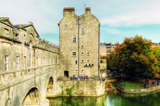 رحلة ريفية رومانسية على خطى «بريدجرتون» و«داونتون آبي»