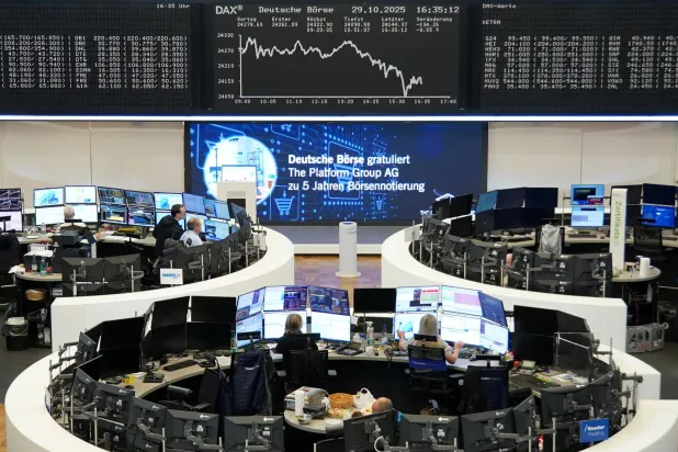 رسم بياني لمؤشر أسعار الأسهم الألماني «داكس» في بورصة فرانكفورت (رويترز)