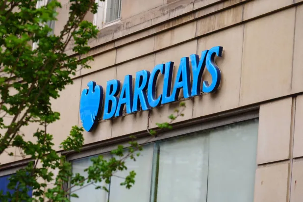FILED - 05 May 2025, United Kingdom, Sheffield: The logo of the  British multinational universal bank Barclays seen outside its offices in Sheffield. Photo: Mike Egerton/PA Wire/dpa