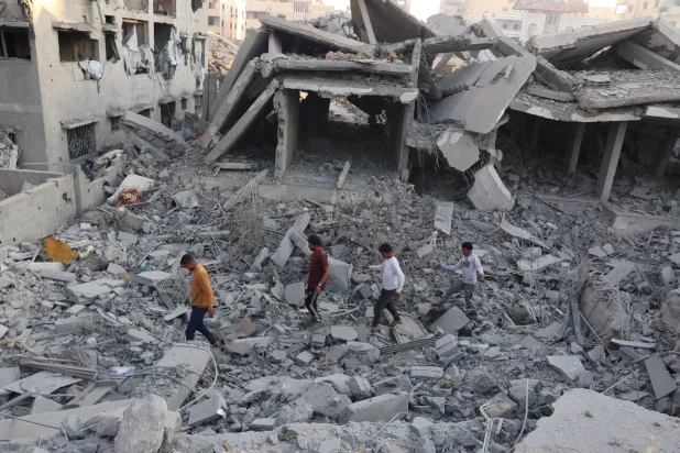 جانب من الدمار جراء الغارات الإسرائيلية على قطاع غزة (رويترز)