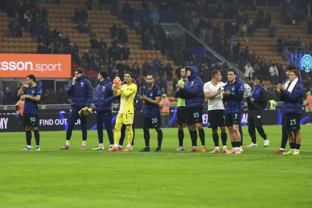 ستتجه كل الأنظار إلى مواجهة ميلان أمام ضيفه روما يوم الأحد (إ.ب.أ) 