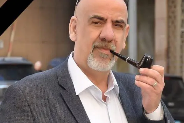 الشاعر والناقد إسكندر حبش (وسائل التواصل الاجتماعي)