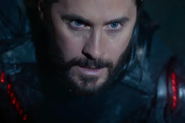 Tron serisinin 15 yıl sonra gelen yeni halkasında, gerçek dünyaya girmeye kararlı yapay zeka Ares rolündeki Jared Leto, 2014'te Oscar kazanmıştı (Walt Disney Studios Motion Pictures)