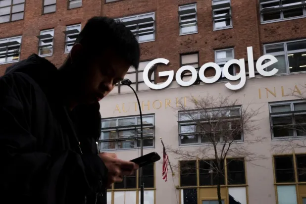 Google'ın New York ofisinde çalışanlara, olası bir tahtakurusu salgınının ardından evde kalmaları söylendi (AP)