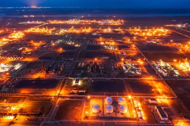 Ukrayna savaşı uzadıkçta Batılı ülkelerin Rus enerji sektörüne yaptırımları da artıyor (Reuters)