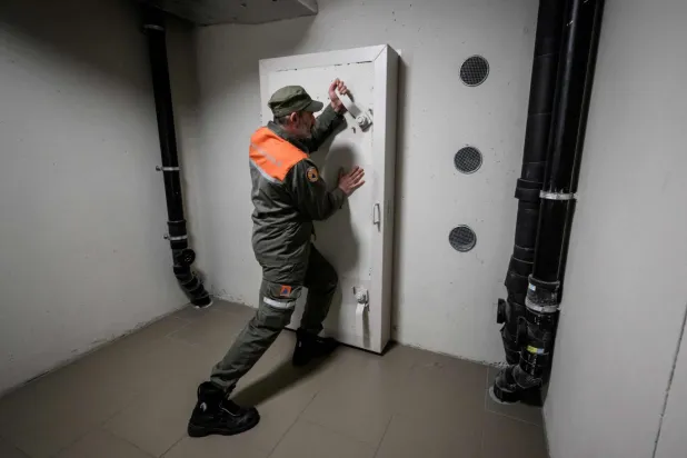 İsviçre'deki yetkililer, sığınakların çok sağlam olduğunu söylüyor (AFP)