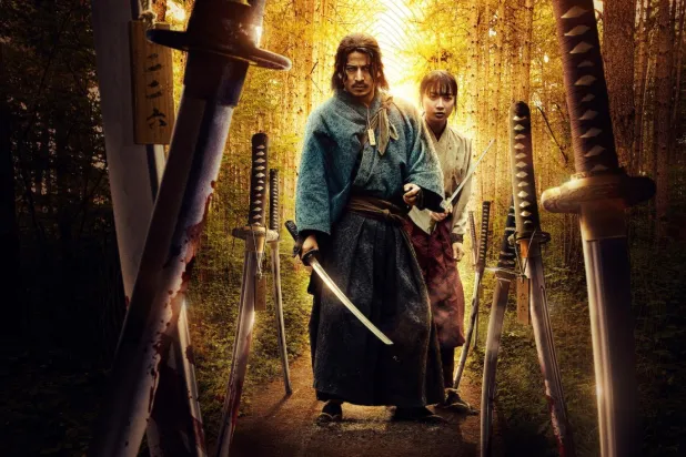 Erken Meiji döneminde geçen Last Samurai Standing, bir zamanlar yenilmez bir samuray olan Shujiro'nun, ailesini ve köylüleri kurtarmak için ölümcül bir hayatta kalma oyununa katılmasını anlatıyor (Netflix)