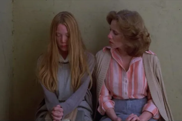 Yönetmen koltuğunda Brian De Palma'nın oturduğu Günah Tohumu, 2 milyon doların altında bir bütçeyle 30 milyon doların üzerinde hasılat elde etmişti (United Artists)