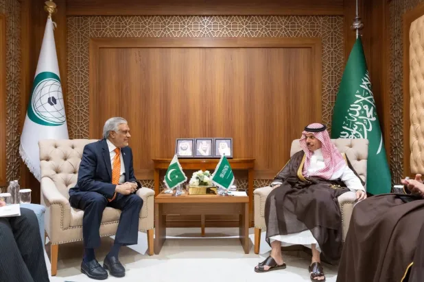 The Saudi and Pakistani FMs during a meeting in Jeddah in August. (Saudi Foreign Ministry) 