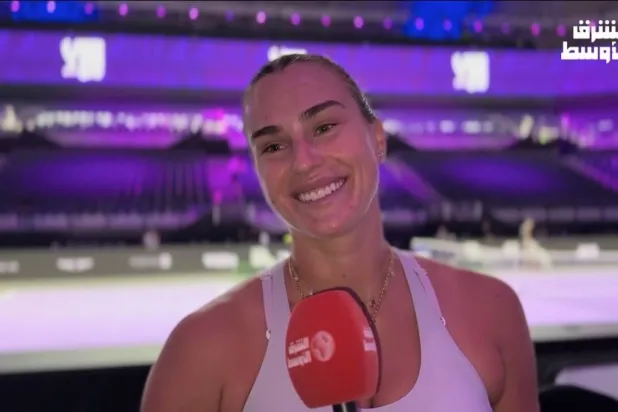 أرينا سابالينكا خلال تدريباتها في جامعة الملك سعود (الشرق الأوسط)