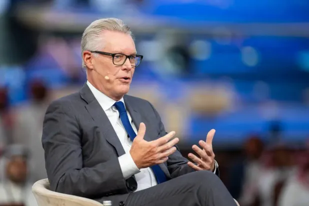 Delta Air Lines CEO Ed Bastian speaks at a session during the Future Investment Initiative conference (Asharq Al-Awsat) 