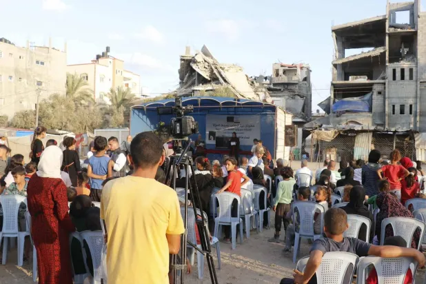 أقام مهرجان غزة لسينما المرأة دورته الأولى وسط ركام المباني المدمرة (إدارة المهرجان)