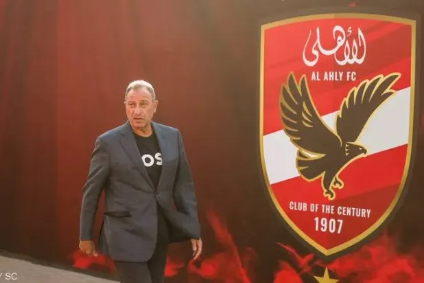 محمود الخطيب باقٍ في رئاسة النادي الأهلي المصري (النادي الأهلي)