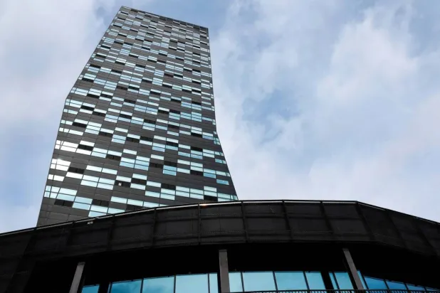 مقر شركة «نيكسبيريا» الصينية لصناعة الرقائق في مدينة نيميخين بهولندا (رويترز)