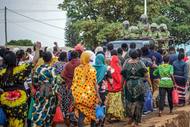 احتجاجات في كيغوما التنزانية بعد يوم من الانتخابات الرئاسية والتشريعية (أ.ف.ب)