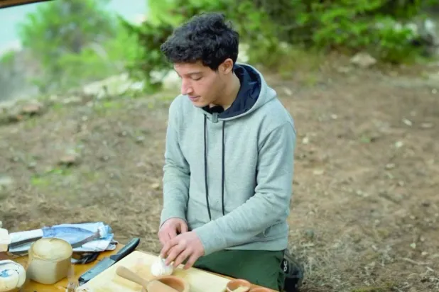 سيمون يميّن مدون طعام اختار الطبيعة اللبنانية مطبخه