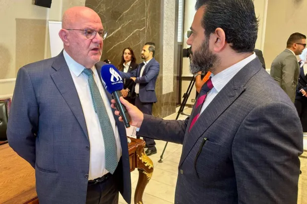 مدير «صندوق العراق للتنمية» محمد النجار في لقائه مع وكالة الأنباء العراقية (إكس)