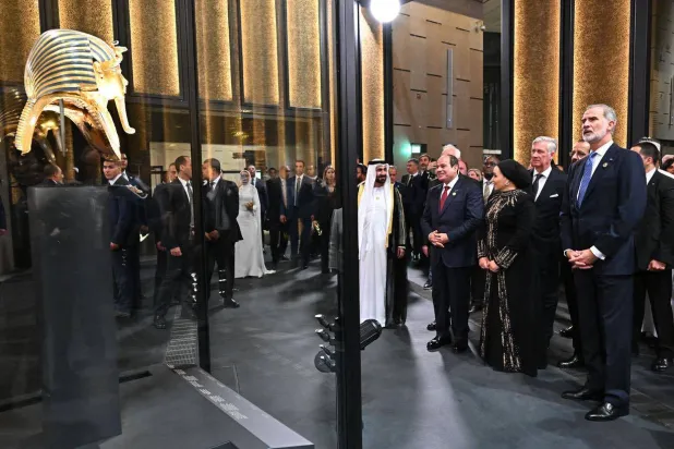 ملوك ورؤساء خلال جولتهم بجناح توت (الرئاسة المصرية) 