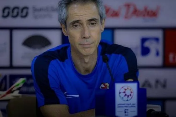 باولو سوزا مدرب شباب الأهلي الإماراتي (نادي شباب الأهلي) 