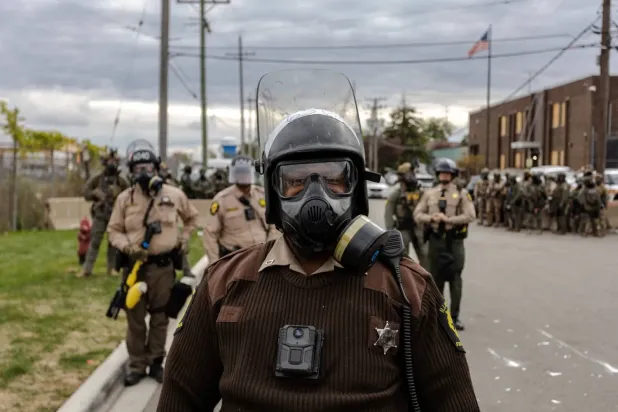 Illinois polisi, protestocuların ABD Göçmenlik ve Gümrük Muhafaza (ICE) tesisine ulaşmasını engelledi (Reuters)