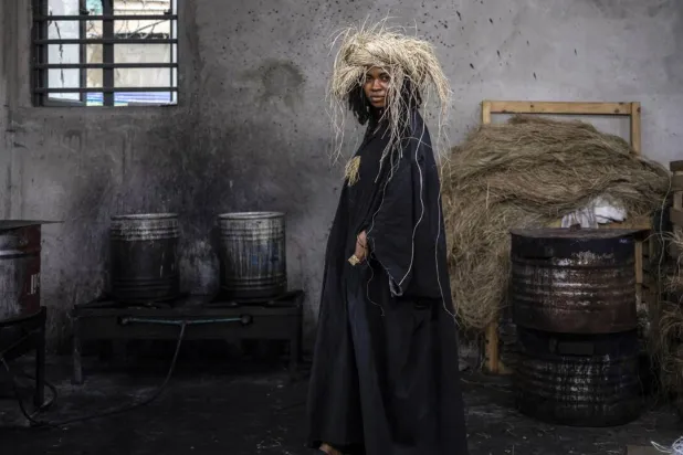 Abasiekeme Ukanireh, founder of Nigerian brand of Eki Kere, is known for incorporating raffia into her designs. OLYMPIA DE MAISMONT / AFP
