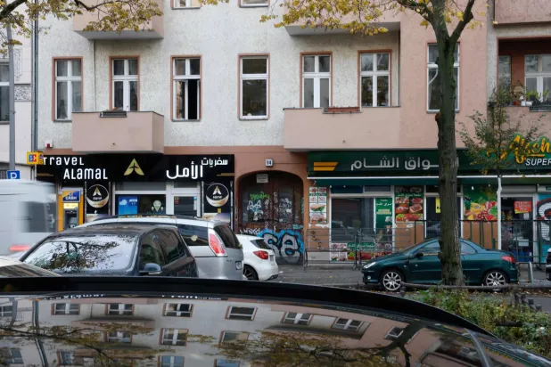 شارع زونناليه في نويكولن الذي اعتقال فيه السوري المتهم بالتحضير لعمل إرهابي (أ.ف.ب)