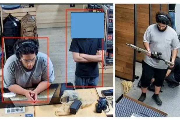 تظهر هذه الصورة التي تم الحصول عليها في 3 نوفمبر 2025 محمد علي (باللون الرمادي) - وهو أحد المتهمين - في متجر للأسلحة النارية في بيلفيل بولاية ميشيغان يوم 25 سبتمبر 2025 (أ.ف.ب)