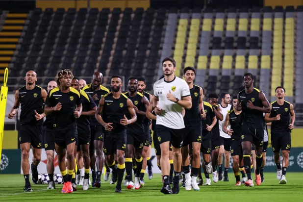 لاعبو الاتحاد في التحضيرات الأخيرة للقاء الشارقة (نادي الاتحاد)